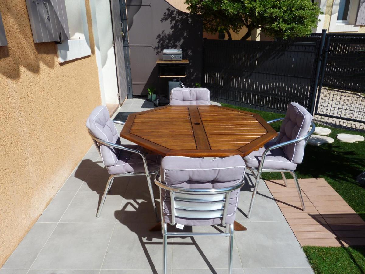 Appart Cosy Avec Son Exterieur Chaleureux,Piscine Et Parking Prive Fontvieille Exterior foto